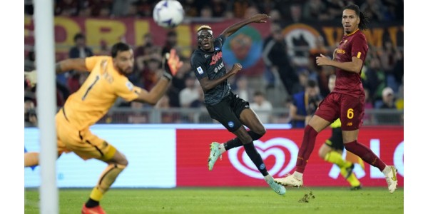 Napoli bat la Roma et continue sa série de 11 rounds sans défaite Napoli bat la Roma et continue sa série de 11 rounds sans défaite